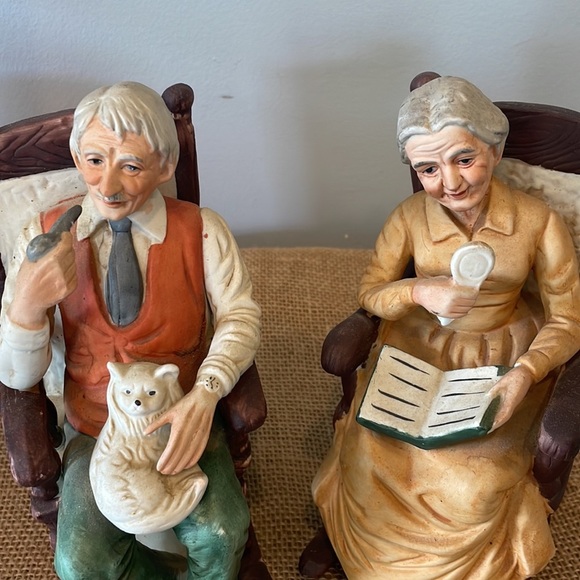 Collectible elderly couple figurines in rockers /home interior 70’s - Picture 2 of 2